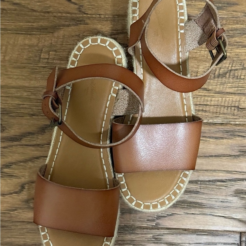 Universal Thread Brown Women's Sandals